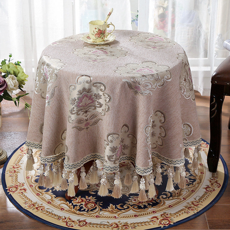 Round, Vintage-style Luxury Tablecloth For Dining Tables