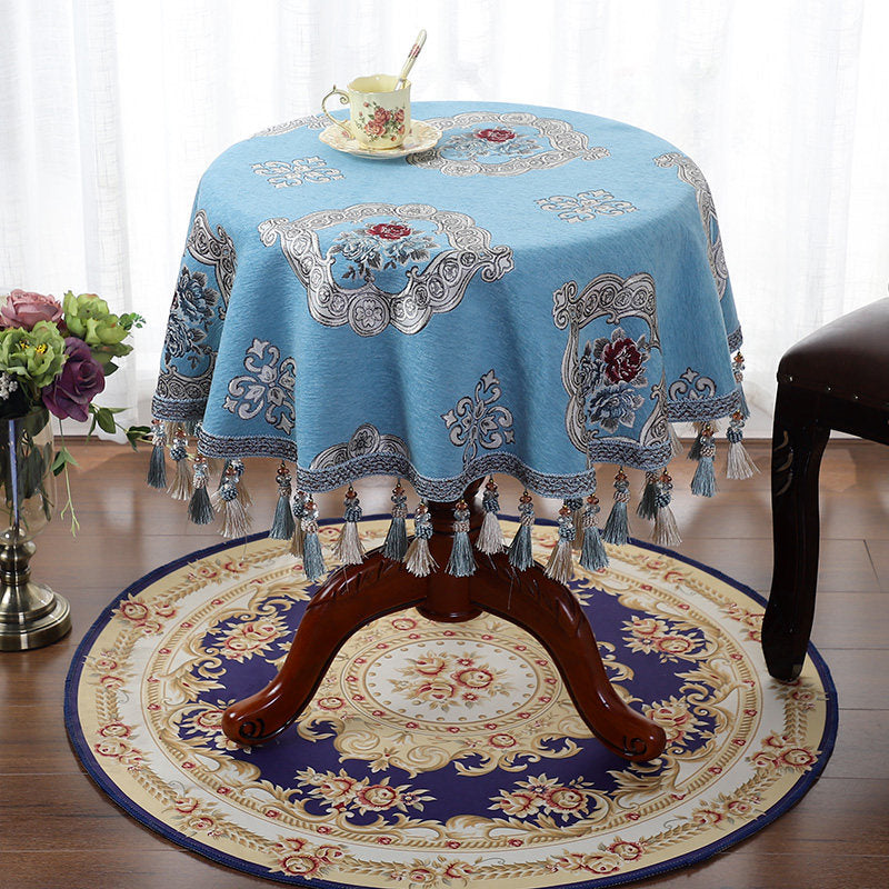 Round, Vintage-style Luxury Tablecloth For Dining Tables